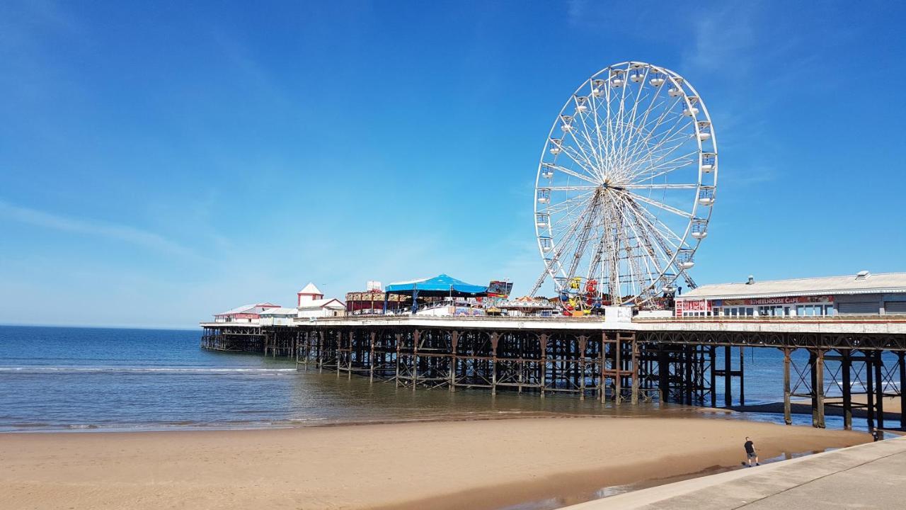 Blackpool Lodge Exterior photo